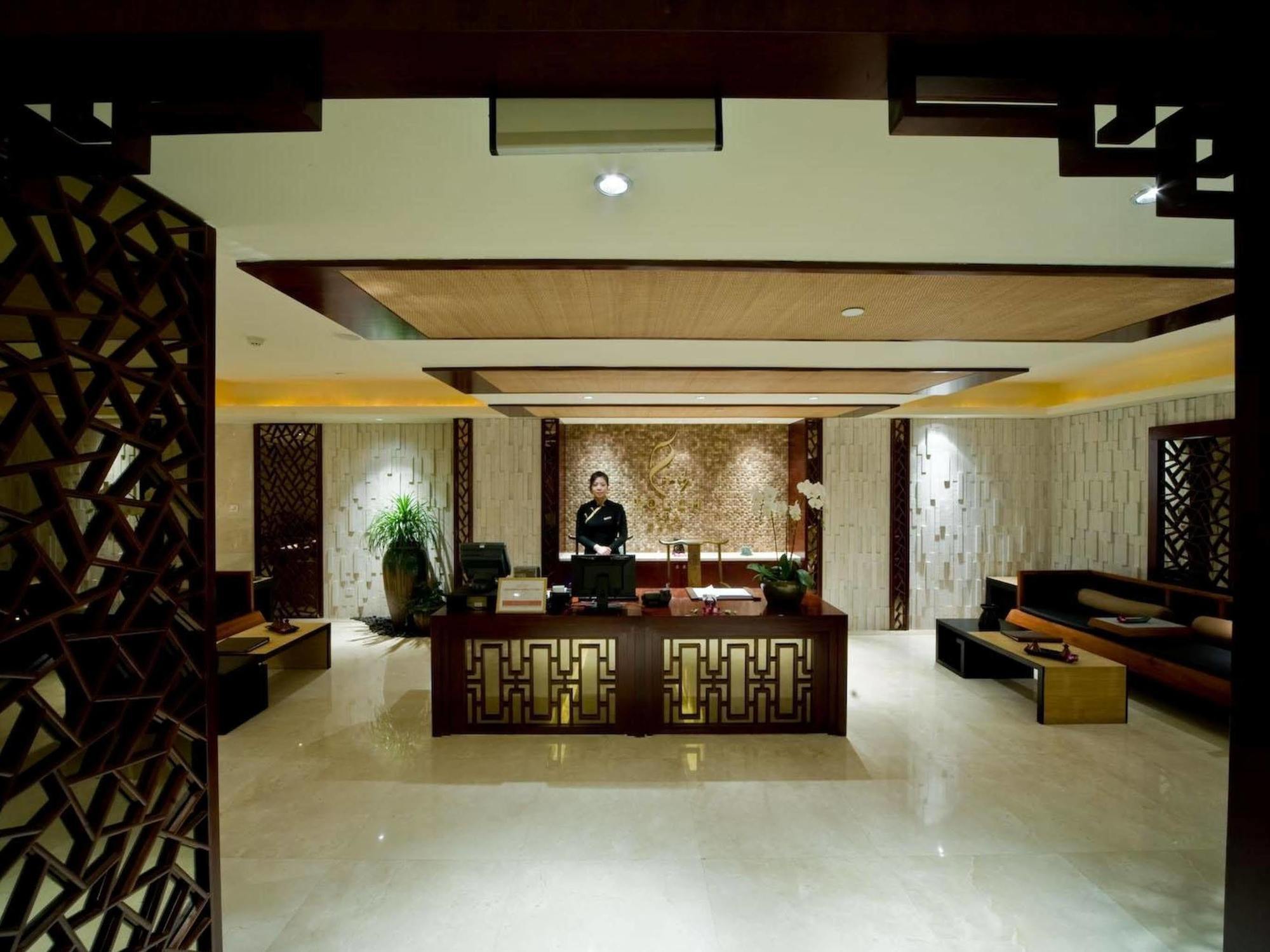 Doubletree By Hilton Jing'an Xangai