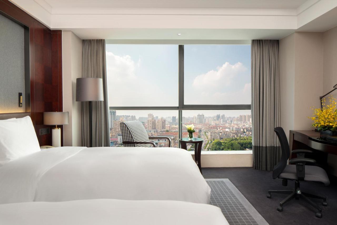 Hotel Doubletree By Hilton Jing'an 5*